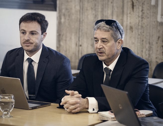 Abogados del estudio en una audiencia